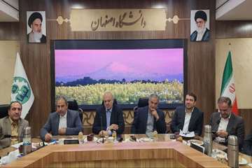 نشست راهبردی کمیسیون آموزش مجلس با روسای دانشگاه‌های استان اصفهان برگزار شد