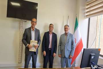 رئیس دانشگاه اصفهان: روابط عمومی باید به سمت روایت‌سازی پیش دستانه حرکت کند 