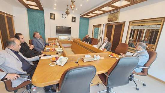 حضور مسئولین قرارگاه محرومیت زدایی و جهادی نیروی زمینی ارتش و مدیر طرح پروژه خوابگاه خواهران در دانشگاه اصفهان ودیدار با رئیس د