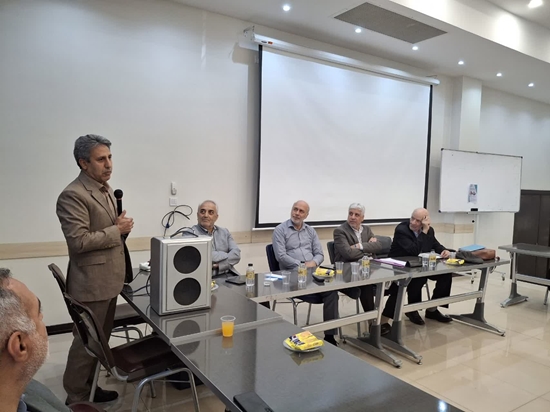 روایت موفقیت: تبادل تجربیات دو استاد نمونه کشوری در دانشگاه اصفهان