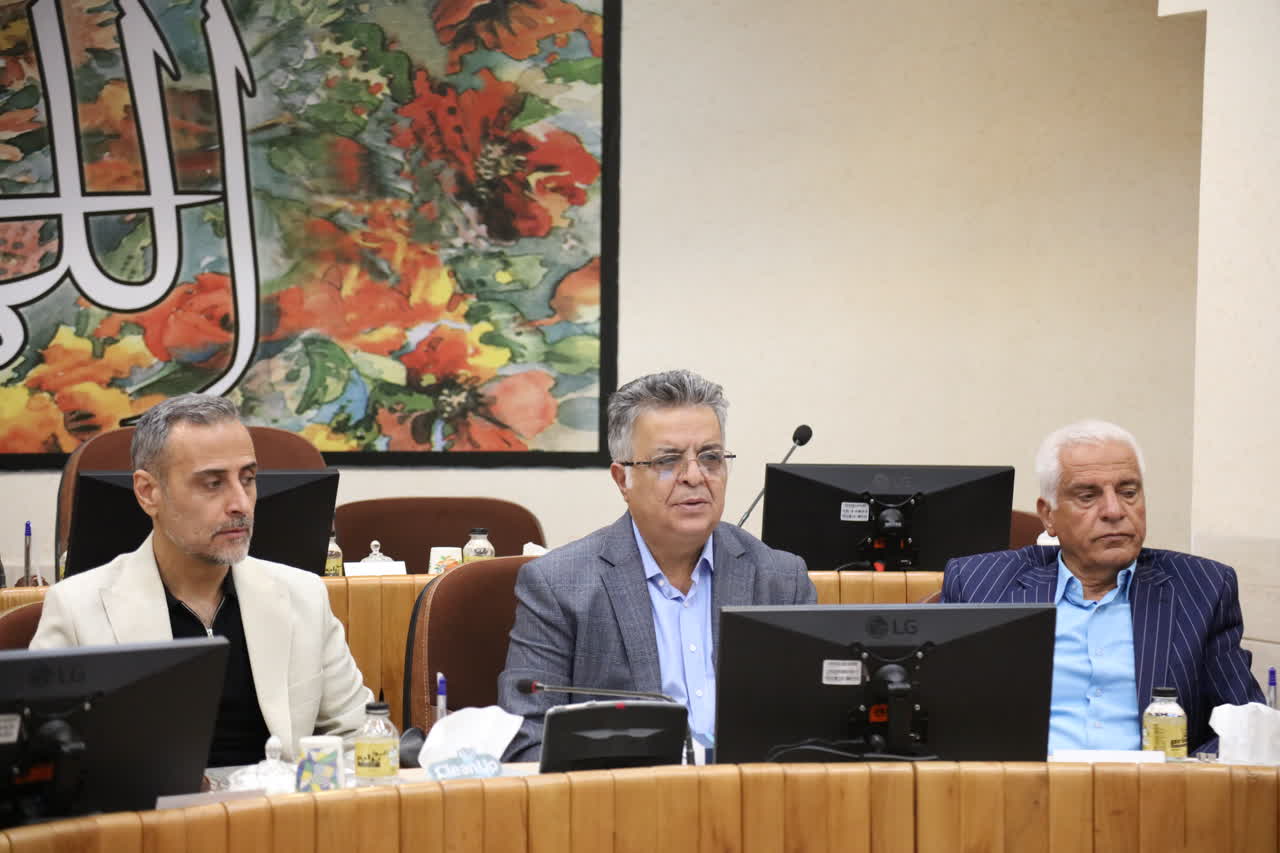 برگزاری پنجمین جلسه مجمع عمومی بنیاد حامیان دانشگاه اصفهان با تصویب توسعه هیات امناء و انتخاب اعضای جدید هیات مدیره