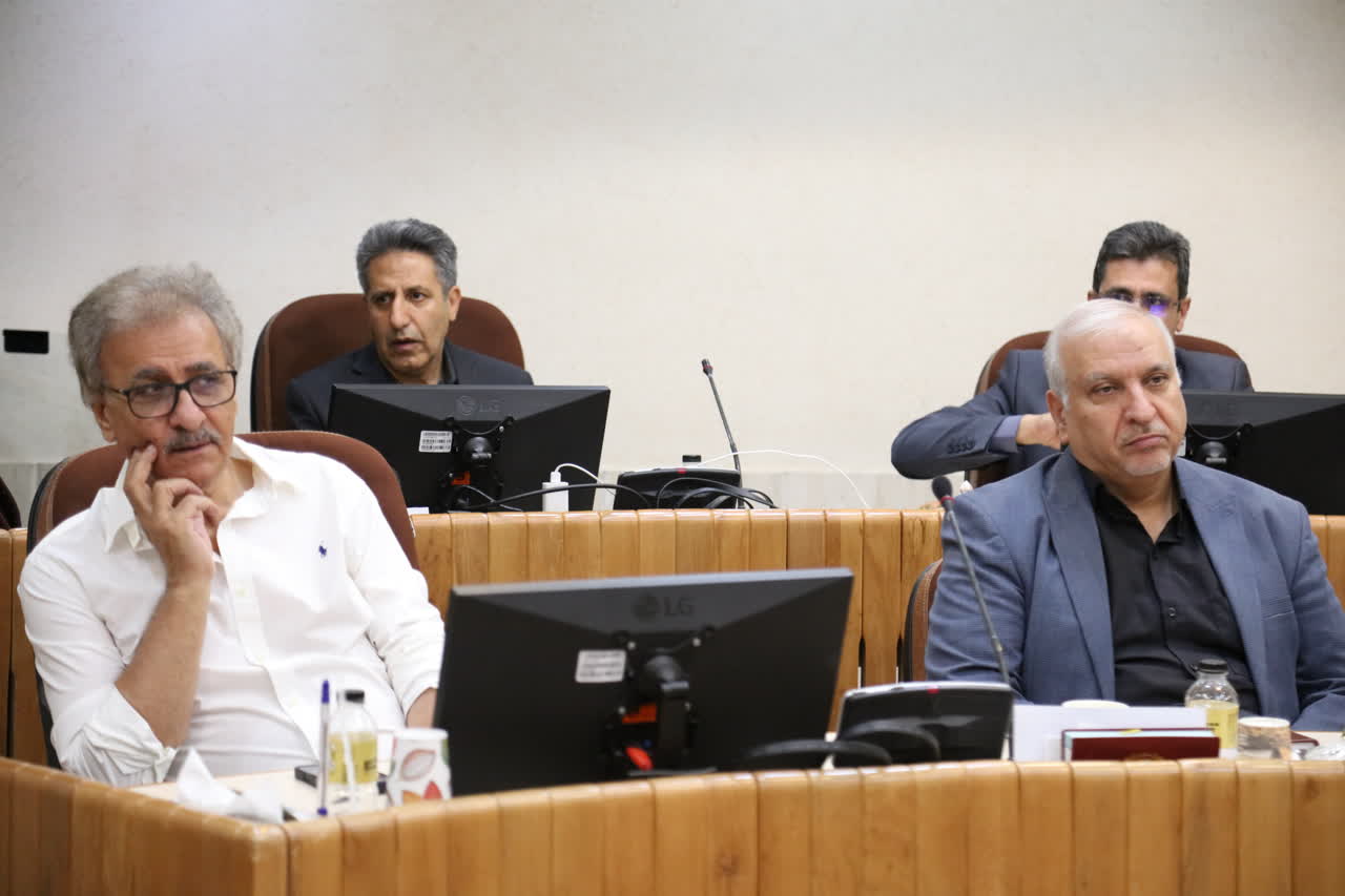 برگزاری پنجمین جلسه مجمع عمومی بنیاد حامیان دانشگاه اصفهان با تصویب توسعه هیات امناء و انتخاب اعضای جدید هیات مدیره